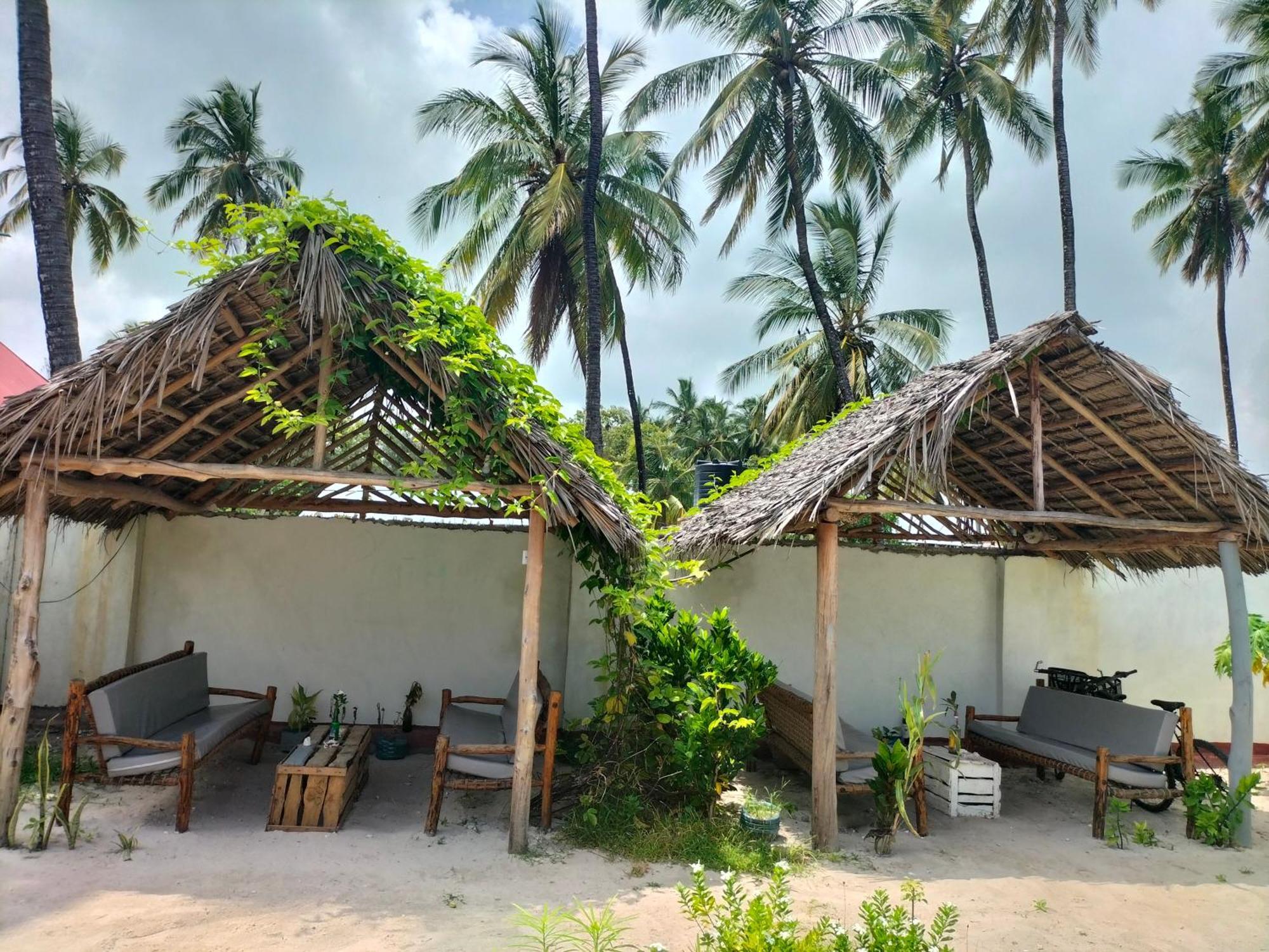 Mambo Leo Hostel Paje Exterior photo